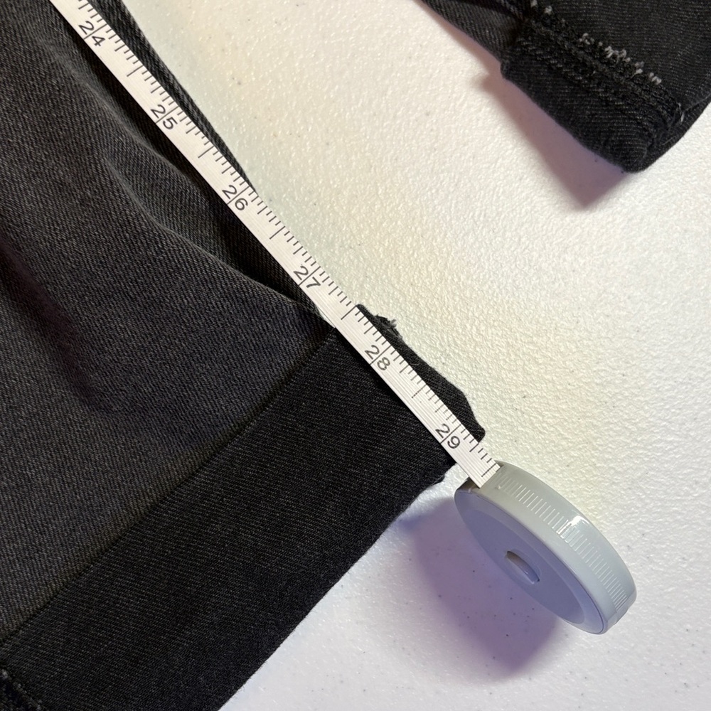 American Eagle High Rise Mom Jeans - Picture 5 of 6